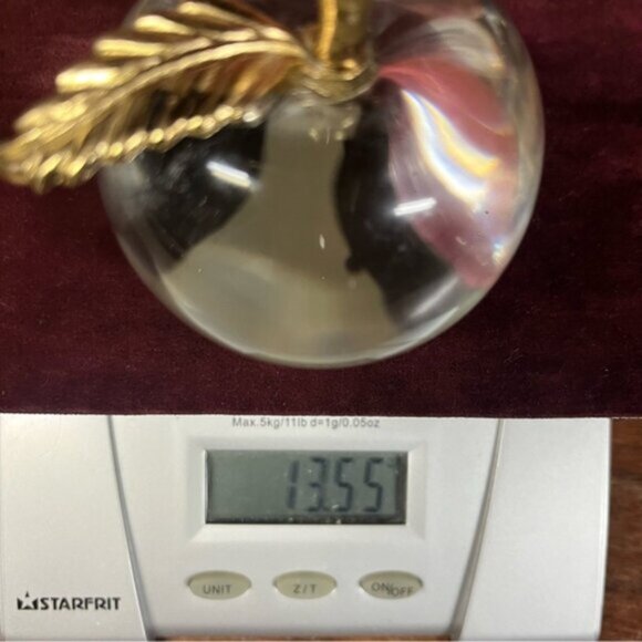 Vintage Clear Glass Apple Paperweight With Golf Metal Leaf - Picture 9 of 10